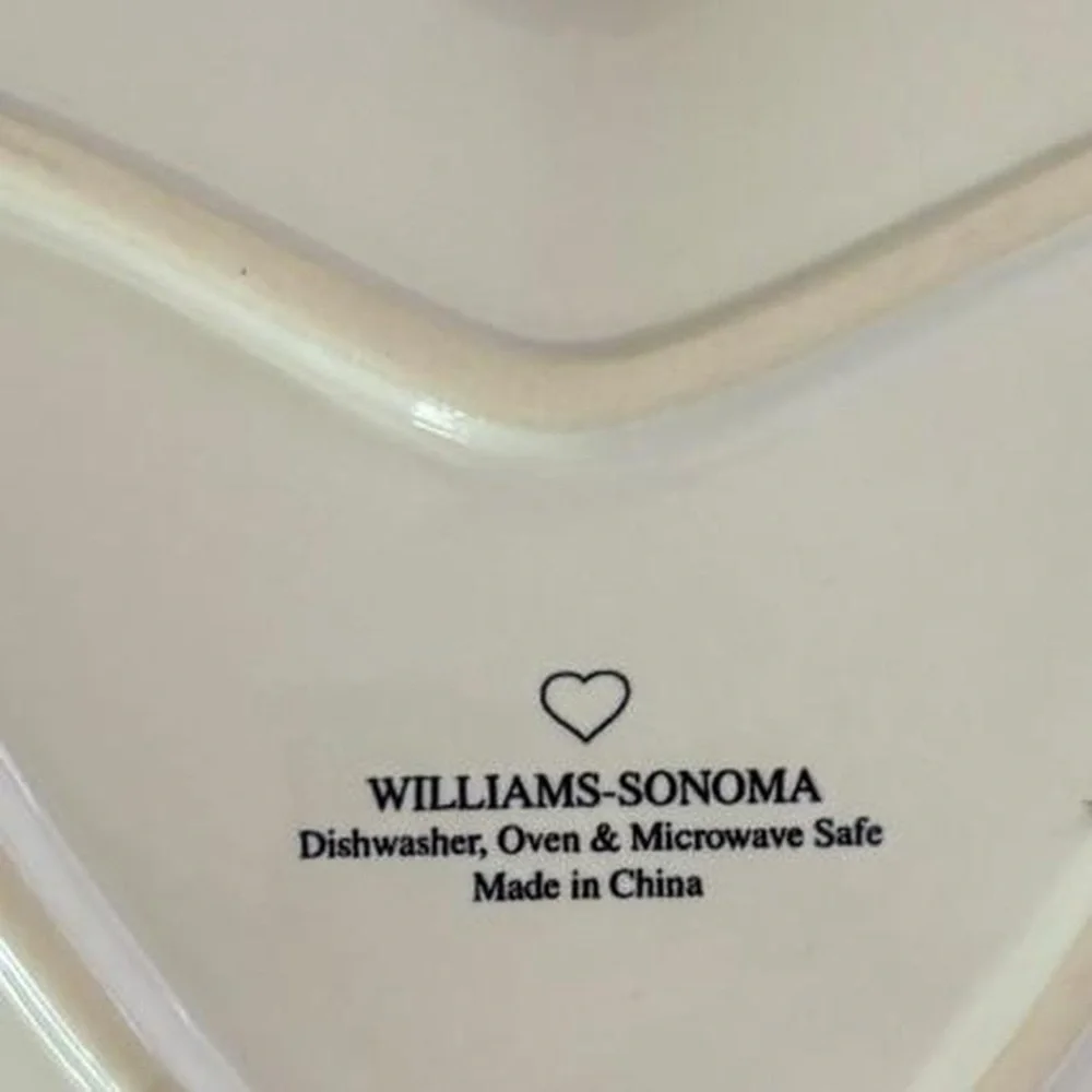 Williams Sonoma heart shaped plate set